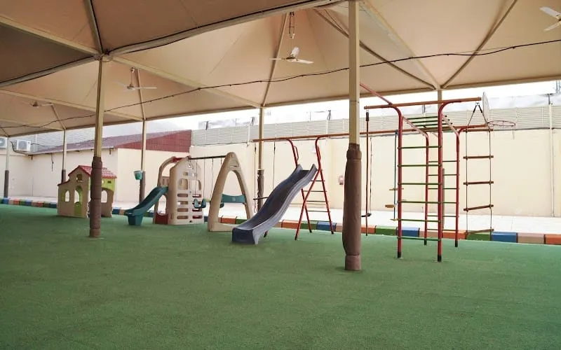 Shorooq Alelm National Schools — أهلية school in Madinah, Saudi Arabia